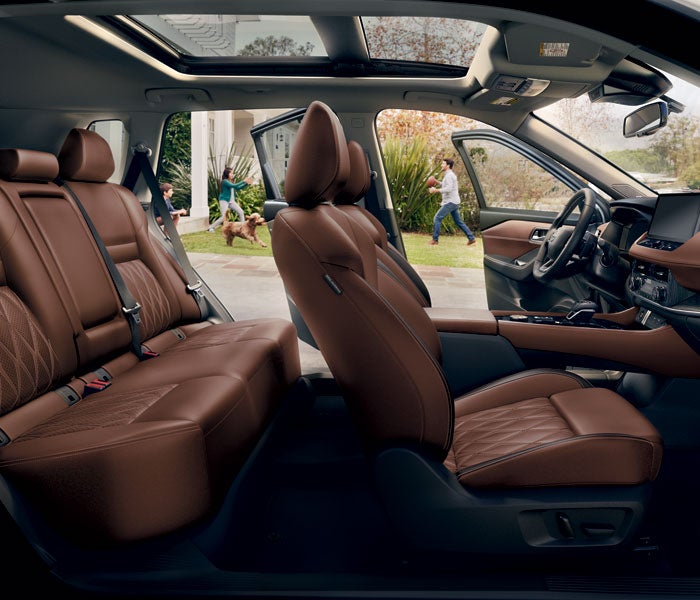 Mears Nissan in Canton OH