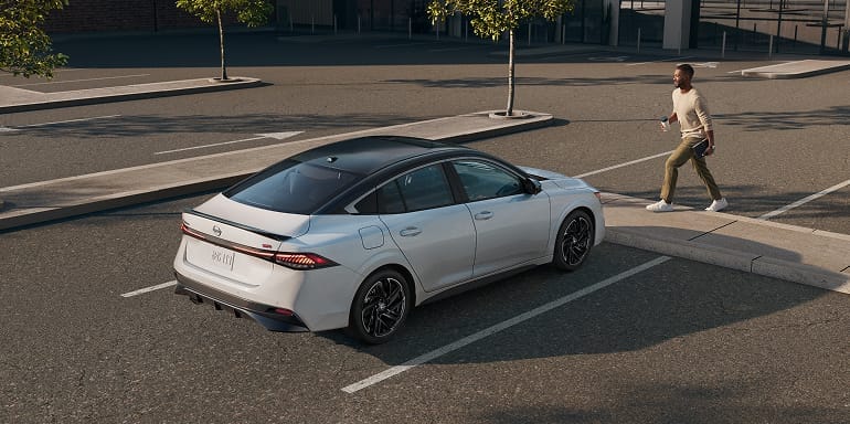 Mears Nissan in Canton OH