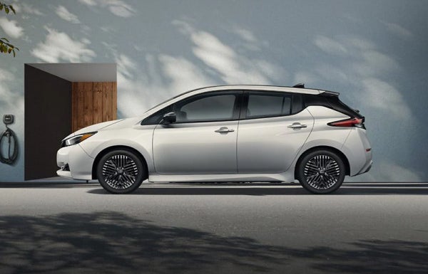 Mears Nissan in Canton OH