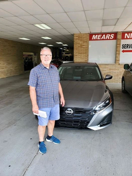 Mears Nissan in Canton OH